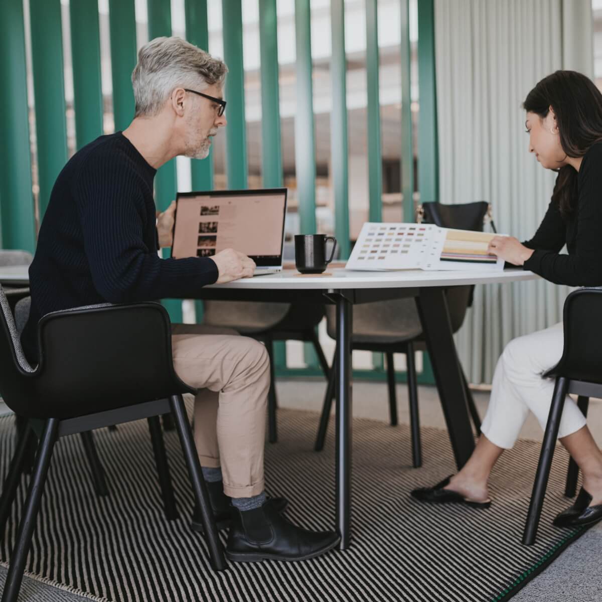 Immerse Round Table in lifestyle shot